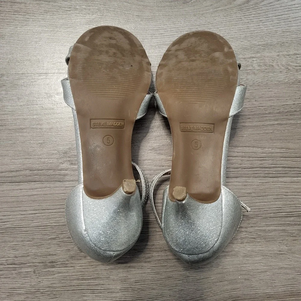 Steve Madden Girls Silver Glitter T-Strap Kitten Heel Dress Shoes Size 5 Big Kid